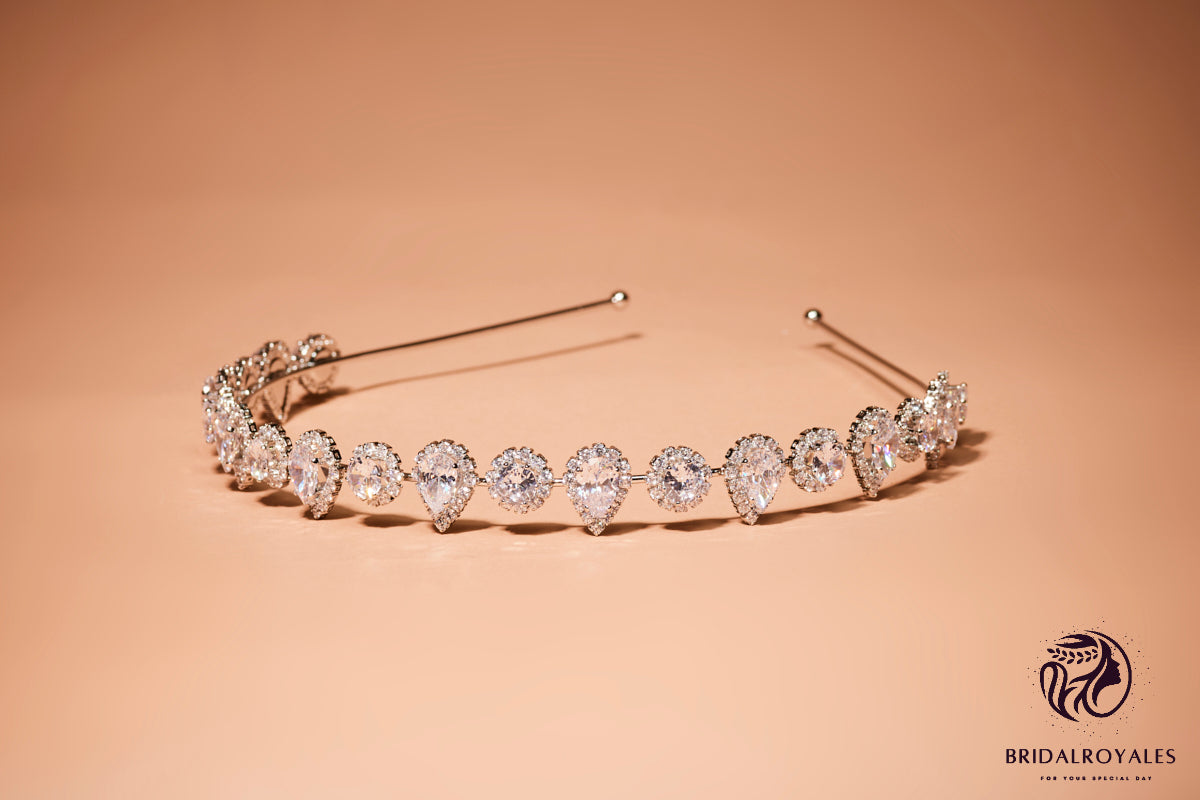 Crystal Bridal Tiara Sparkling Wedding Crown Elegant Bridal Headpiece Luxury Crystal Tiara Classic Wedding Crown Intricate Crystal Tiaras