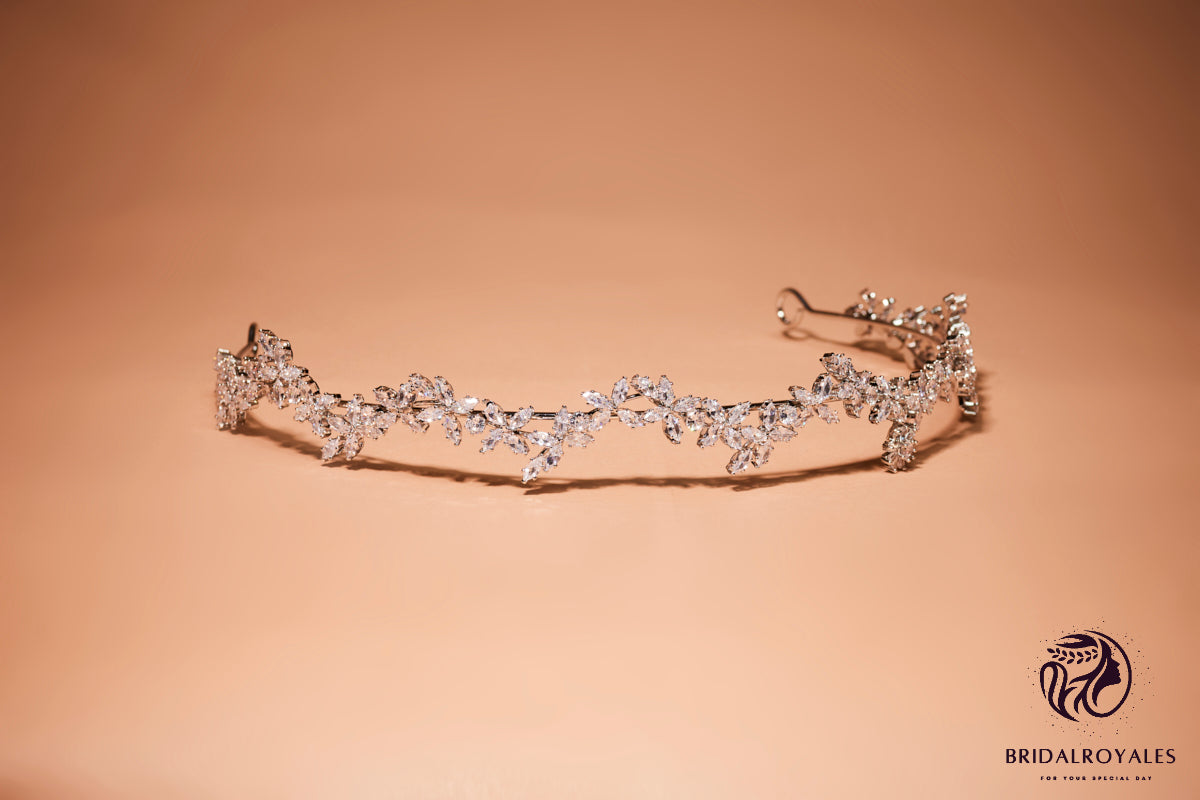 Minimalist Wedding Tiara Delicate Bridal Headpiece Elegant Wedding Crown Floral Zircon Tiara Bohemian Bridal Crown Classic Bridal Tiara